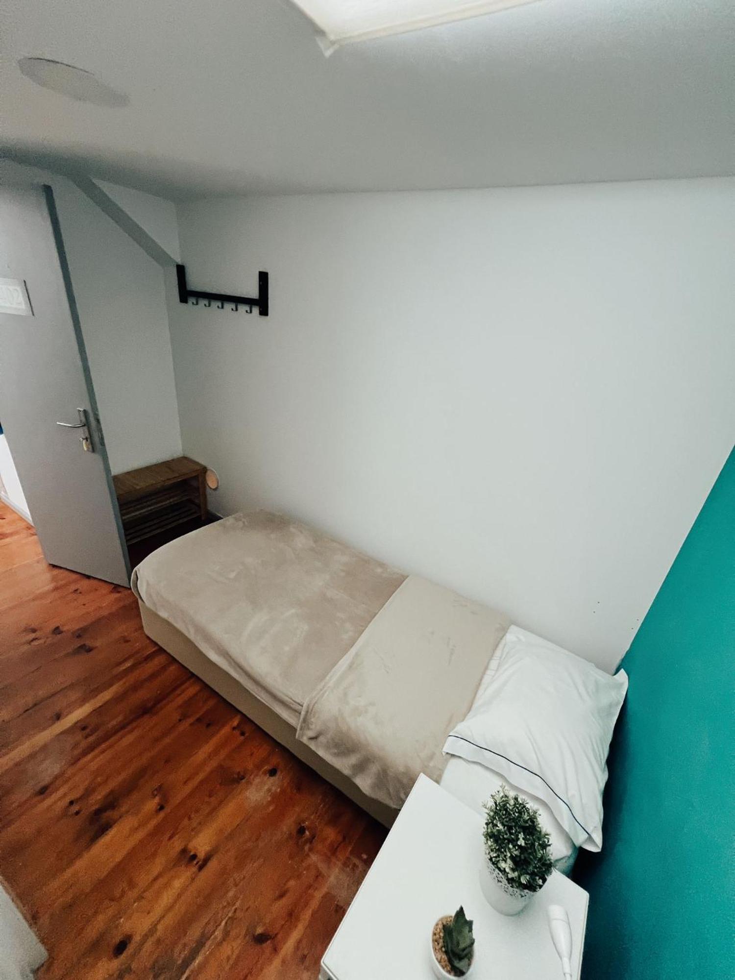 By Doors Albergue Porto