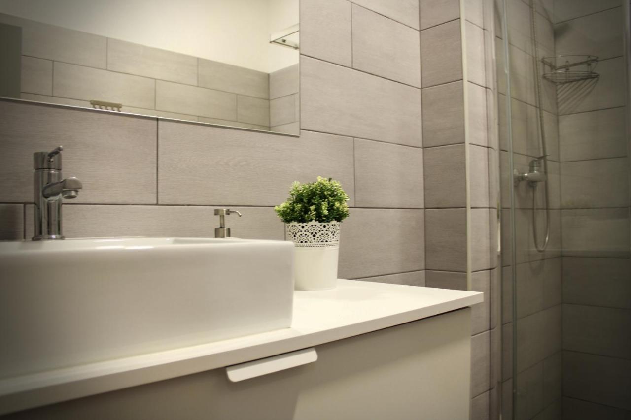 By Doors Albergue